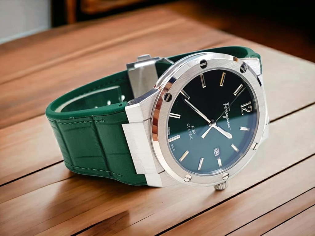 Đồng Hồ Nam Salvatore Ferragamo Quartz SFDT00119 Dây Da Vỏ Trắng Mặt Xanh Lá Sapphire