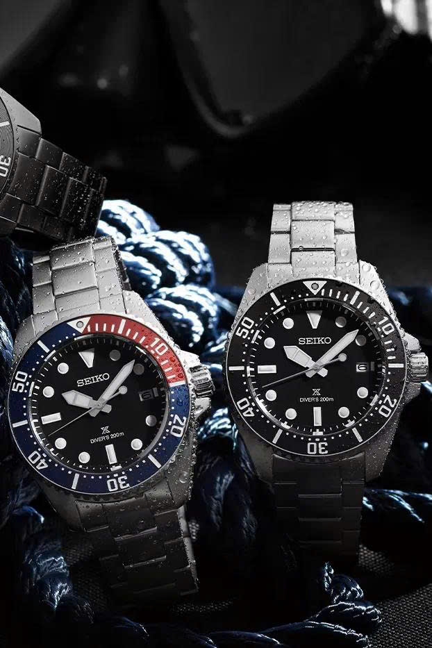 Đồng Hồ Nam Seiko Quartz Solar Prospex SNE599P1