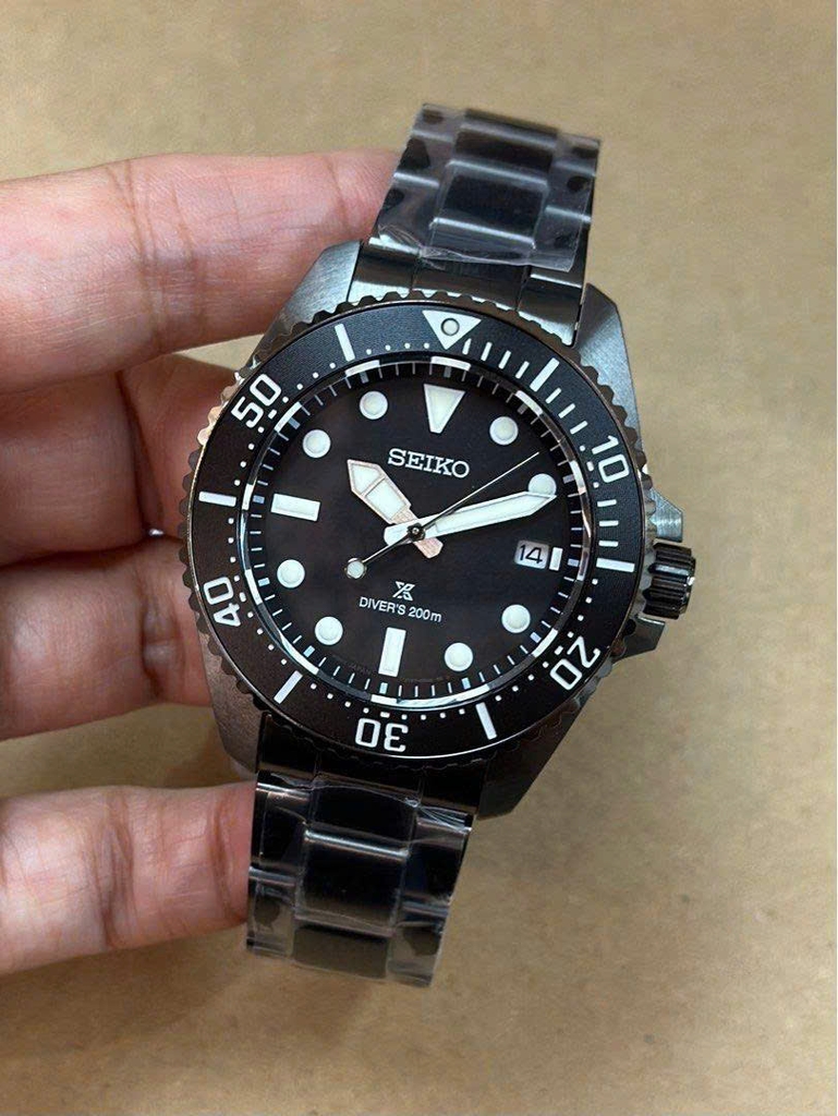 Đồng Hồ Nam Seiko Quartz Solar Prospex SNE599P1