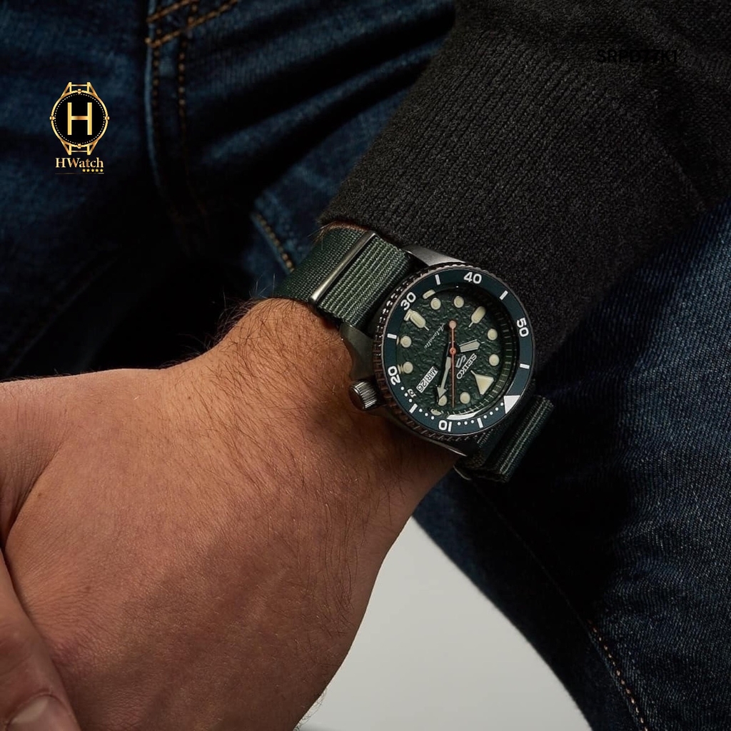 Đồng Hồ Nam Seiko 5 Automatic SRPD77K1 Sport Dây Dù Mặt Xanh.