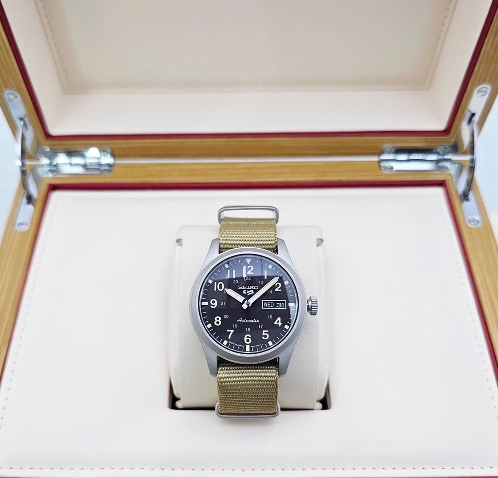 Đồng Hồ Nam Seiko 5 Automatic Sports Field SRPG35J1