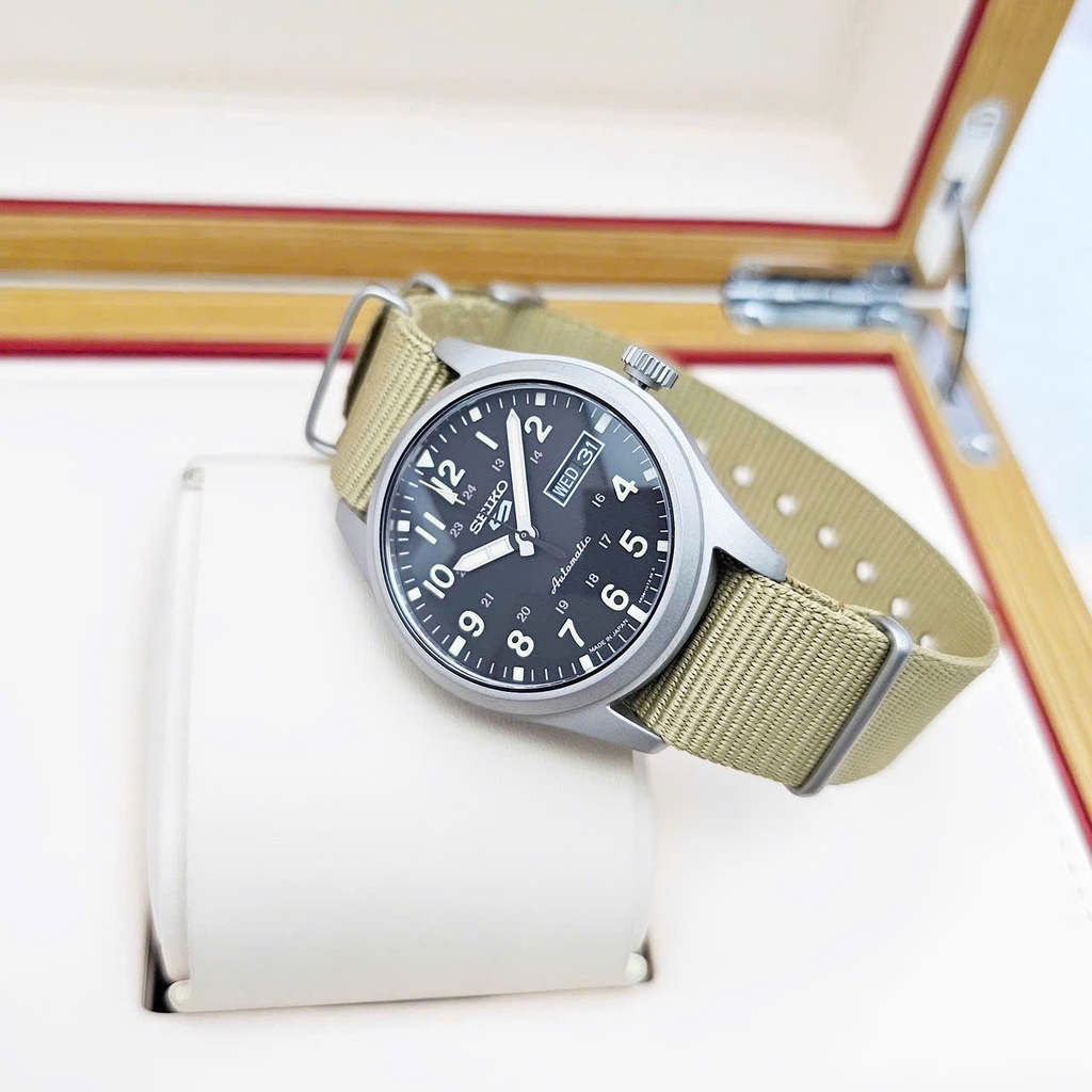Đồng Hồ Nam Seiko 5 Automatic Sports Field SRPG35J1
