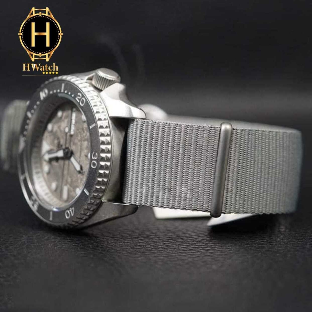 Đồng Hồ Nam Seiko 5 Automatic SRPG61K1 Dây Vải Mặt Xám