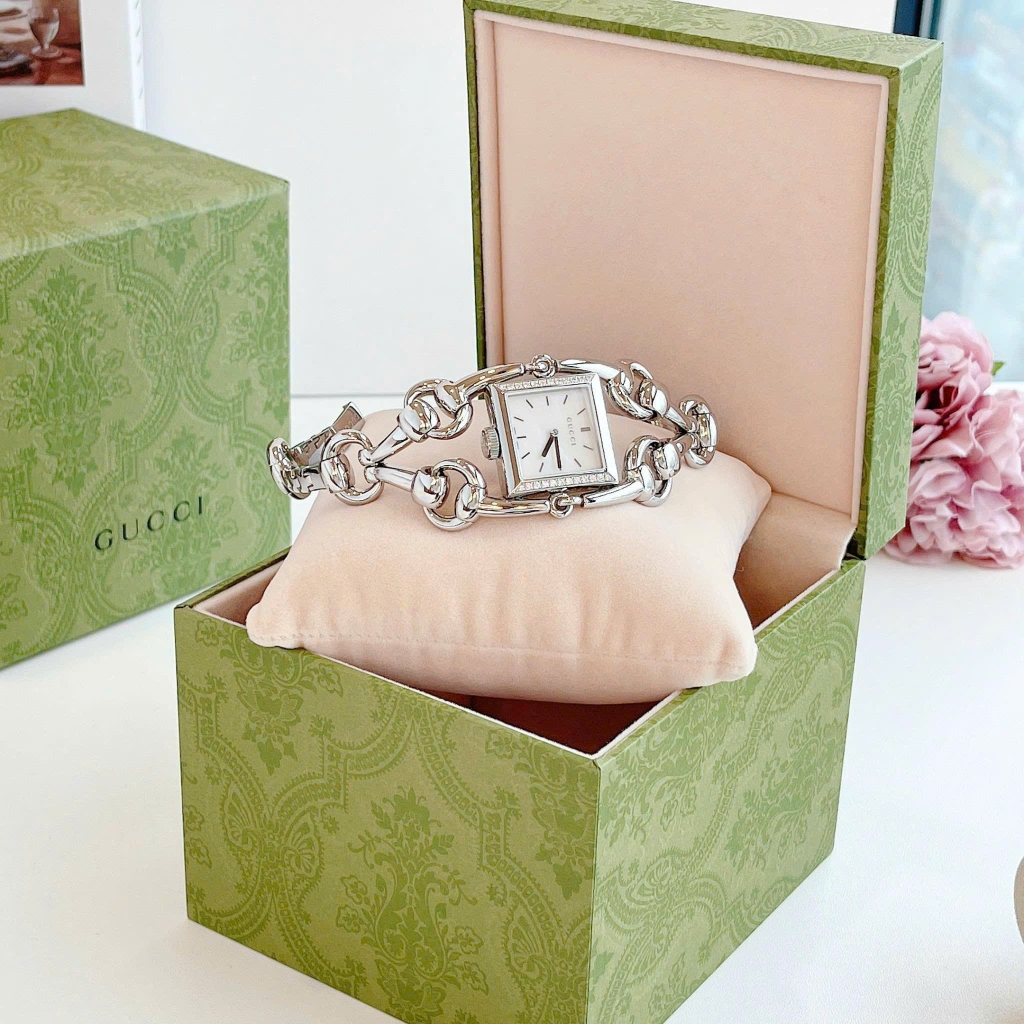 Đồng Hồ Nữ Gucci Quartz Signoria Diamond YA116505