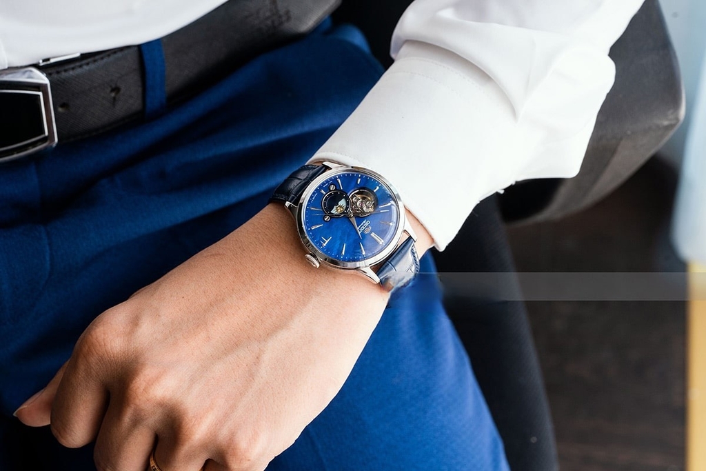 Đồng Hồ Nam Orient Automatic RA-AS0103A10B Sun & Moon Dây Da Mặt Xanh