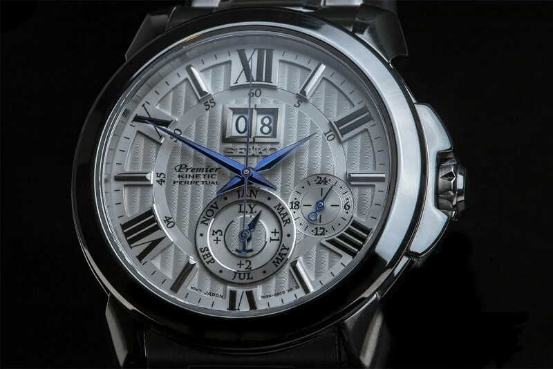 Đồng Hồ Nam Seiko Premier Kinetic Perpetual Calendar SNP139P1 Dây Sắt Mặt Trắng Kim Xanh Sapphire