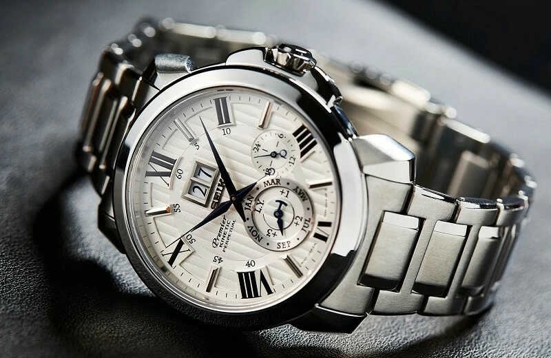 Đồng Hồ Nam Seiko Premier Kinetic Perpetual Calendar SNP139P1 Dây Sắt Mặt Trắng Kim Xanh Sapphire