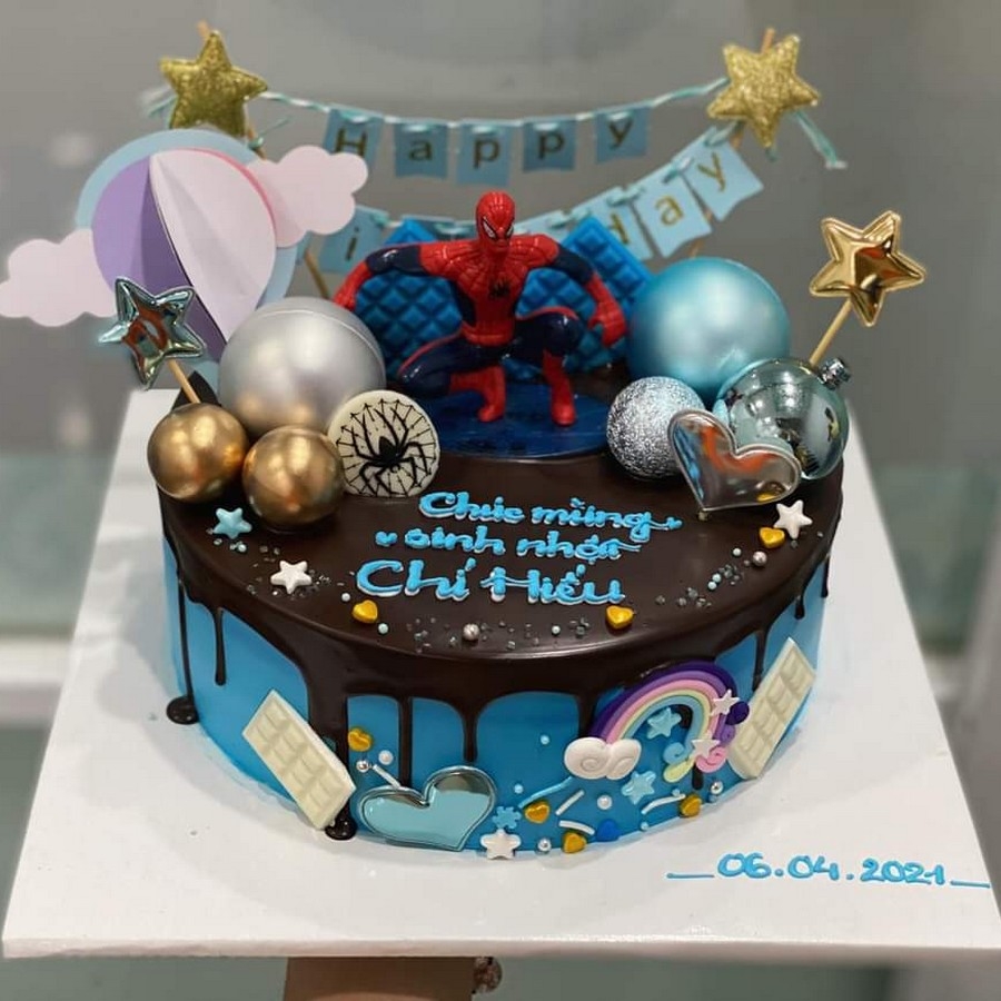 Bánh sinh nhật hình người nhện