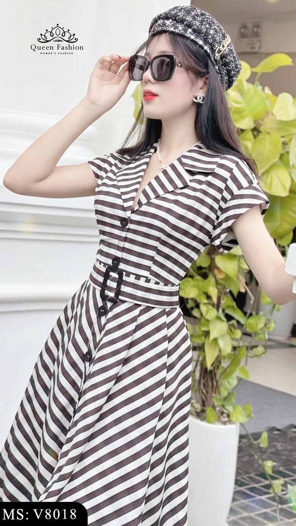 Đầm cổ vest dáng xoè đính nút giả - D2884 – NHẬT VY BOUTIQUE