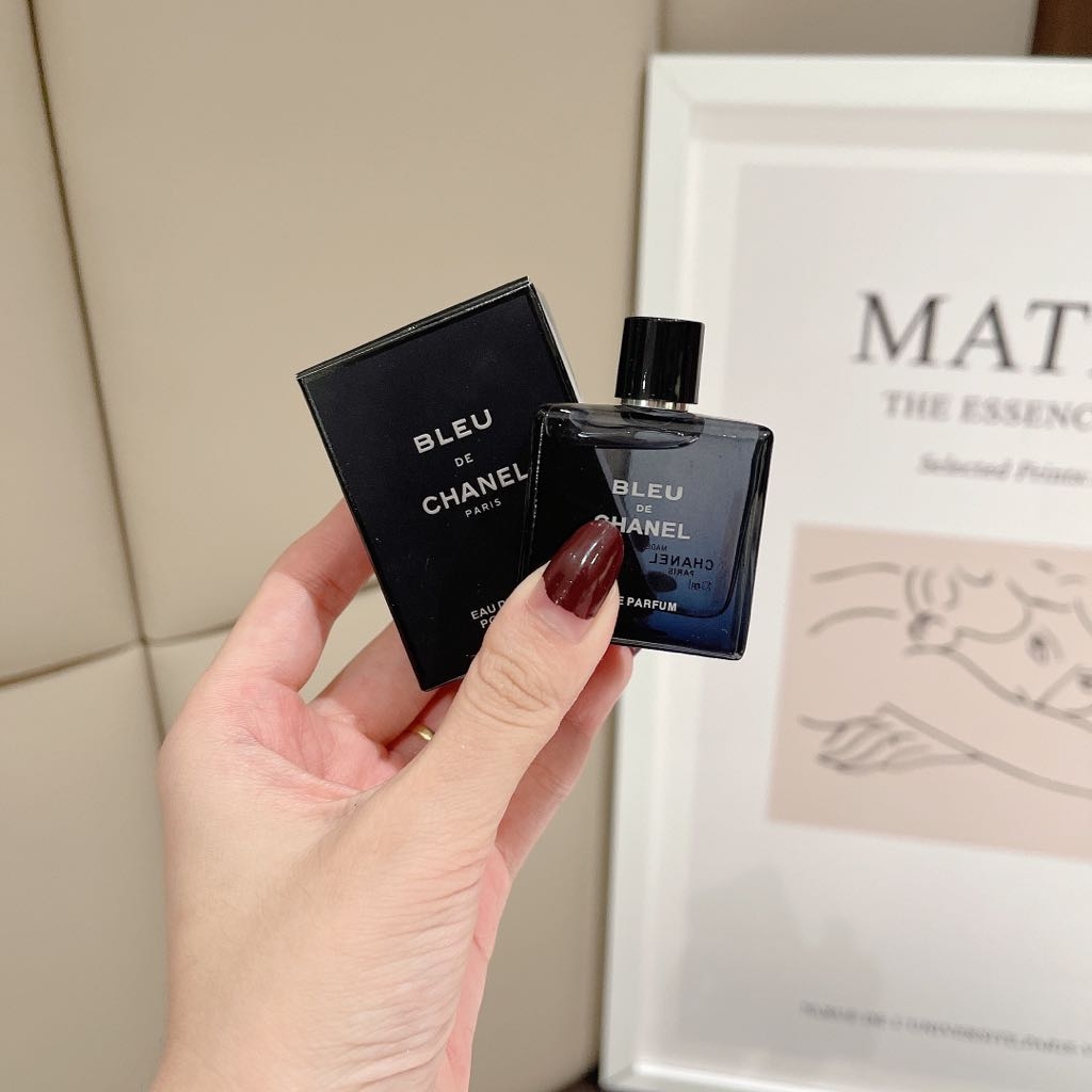 Nước hoa blue chanel mini đen | Jimmy & Charice Nước hoa blue chanel mini đen | Jimmy & Charice