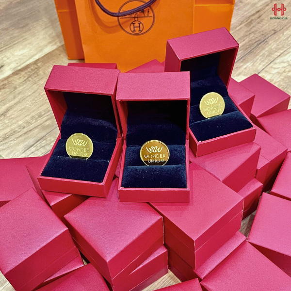 Logo thương hiệu vàng 24K