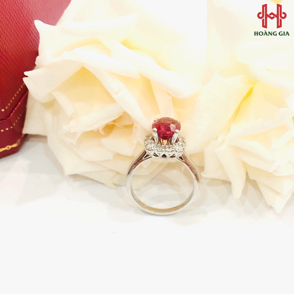 Nhẫn Platin gắn đá Spinel