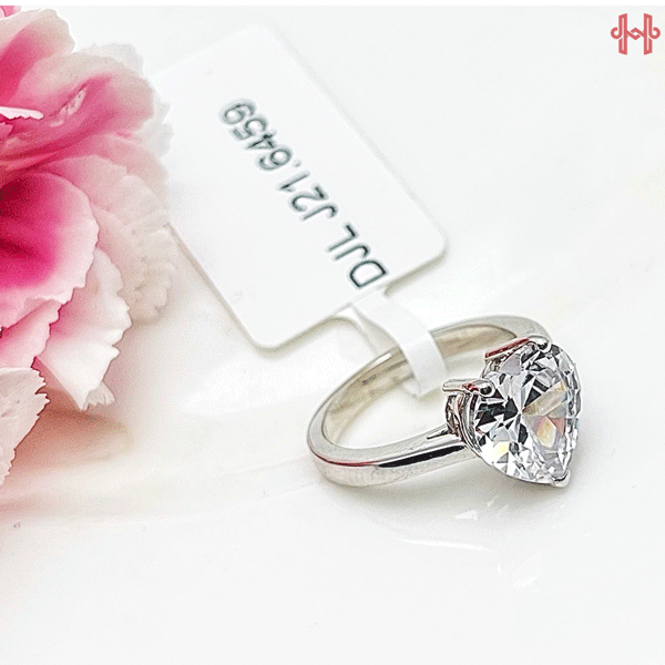Nhẫn nữ trái tim