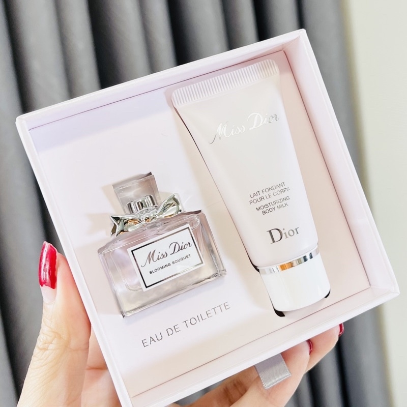 Top với hơn 56 về kem duong da dior cdgdbentreeduvn #73 Top với hơn 56 về kem duong da dior cdgdbentreeduvn