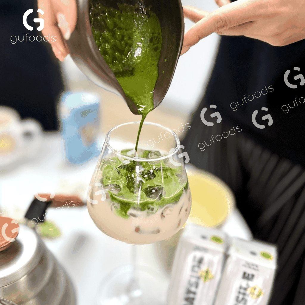 Combo pha chế Matcha latte từ OATSIDE - Pha được 9 ly thành phẩm - Gồm 9 Hộp OATSIDE 200ml + Gói 50g Bột Matcha trà Ôlong GUfoods