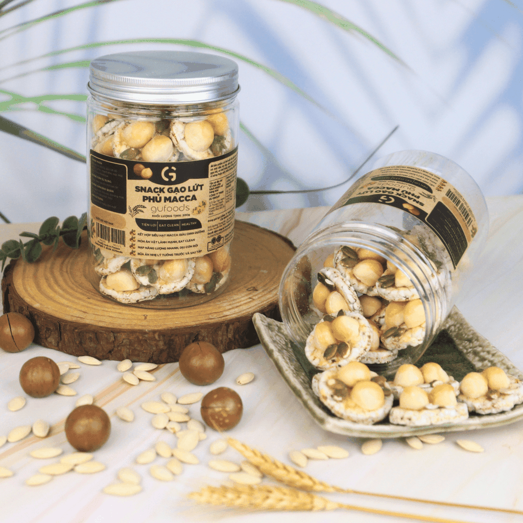 Snack gạo lứt phủ macca GUfoods (Hũ 200g) - Topping siêu hạt, Giòn rụm, Thơm bùi, Giàu dinh dưỡng, Healthy, Eat clean, Thuần chay