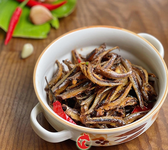 Cá Cơm Nguyên con