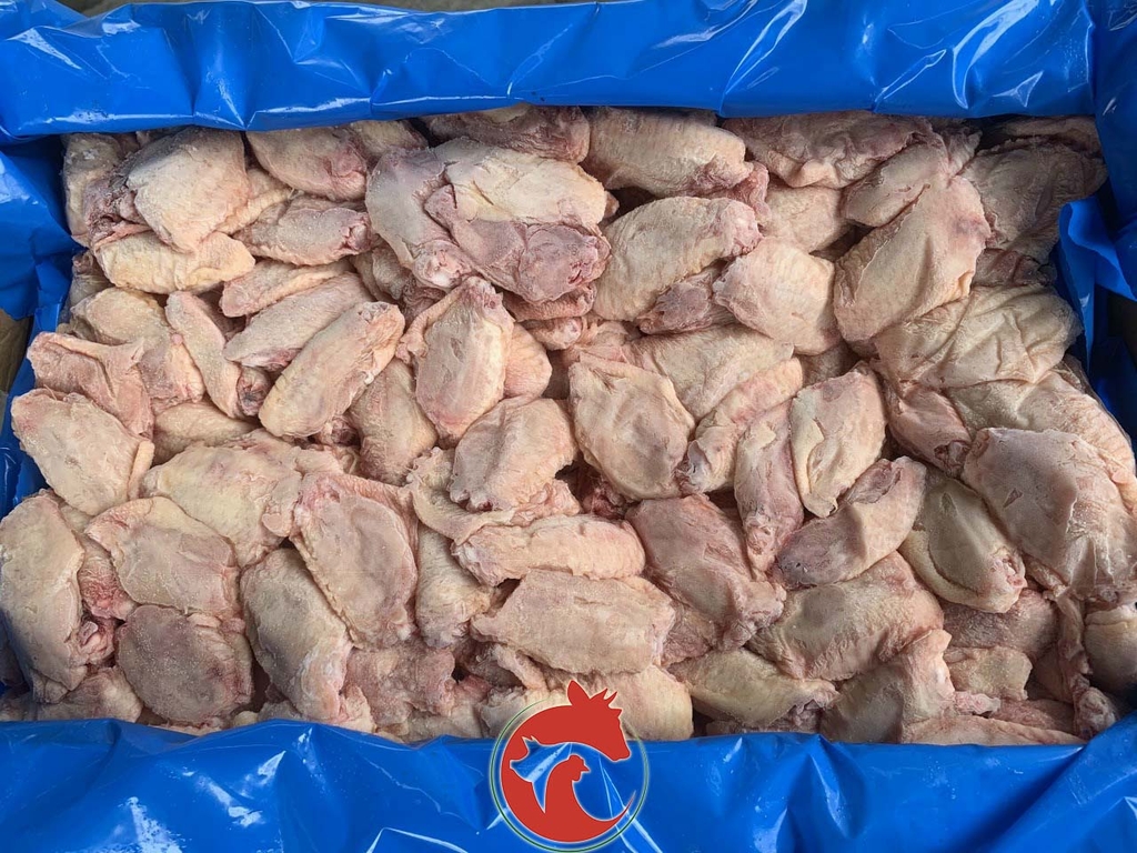 canh-ga-giua-nhap-khau