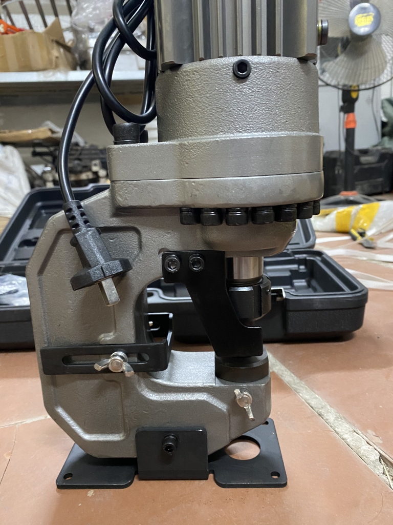 Máy Đột Lỗ Thủy Lực Cầm Tay CPM-25