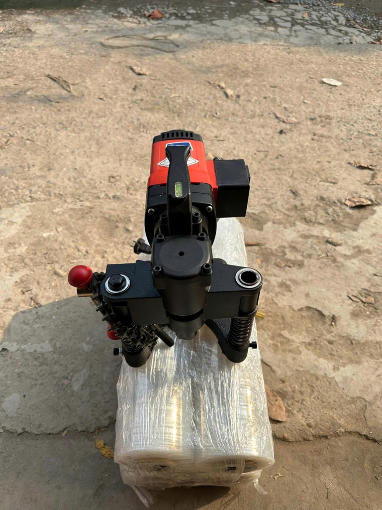Máy khoan ống nằm ngang K114-012