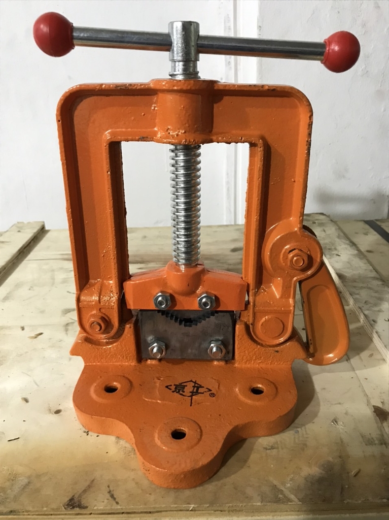 Ê Tô Kẹp Ống - Bàn Kẹp Ống