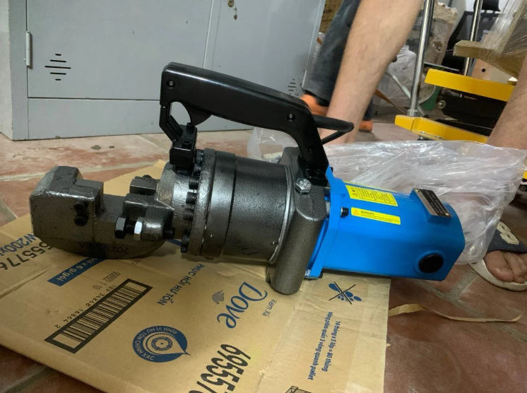 Máy Cắt Sắt Thủy Lực RC 25