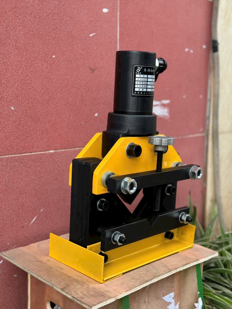 Máy cắt sắt V CAC-75