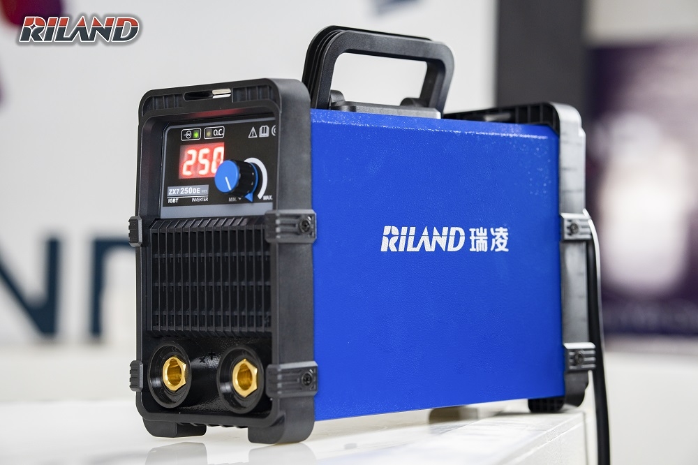 Máy hàn que điện tử RILAND ZX7 250DE