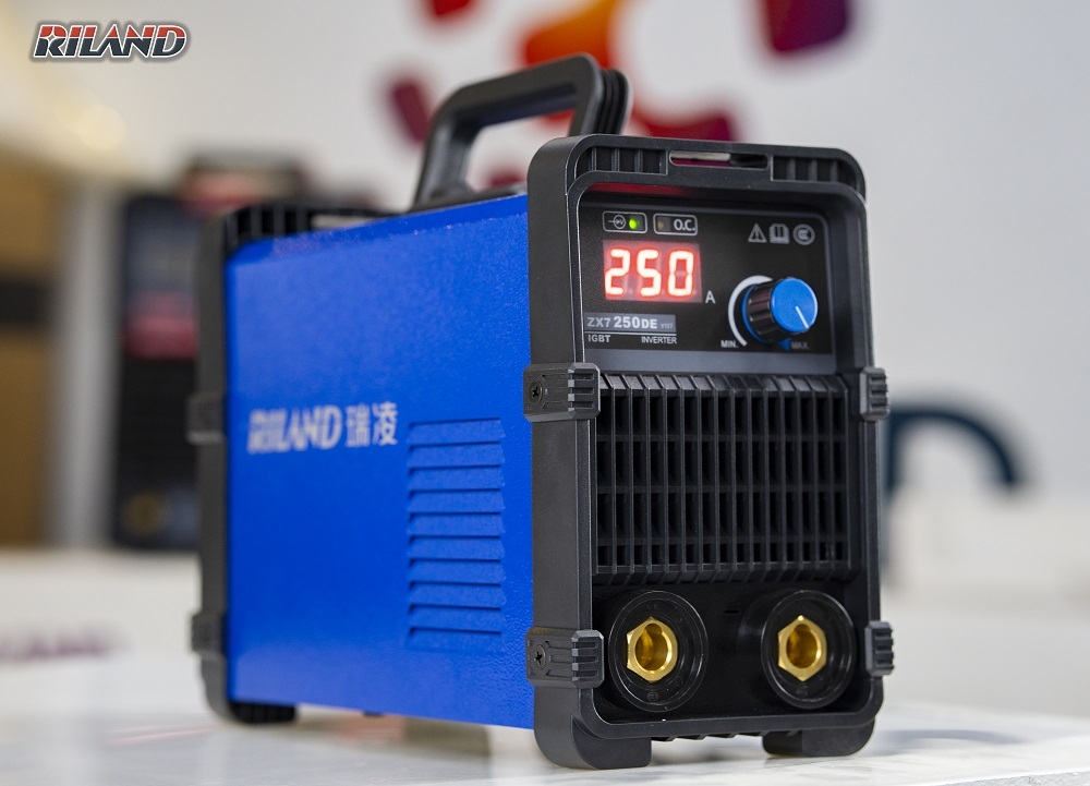 Máy hàn que điện tử RILAND ZX7 250DE