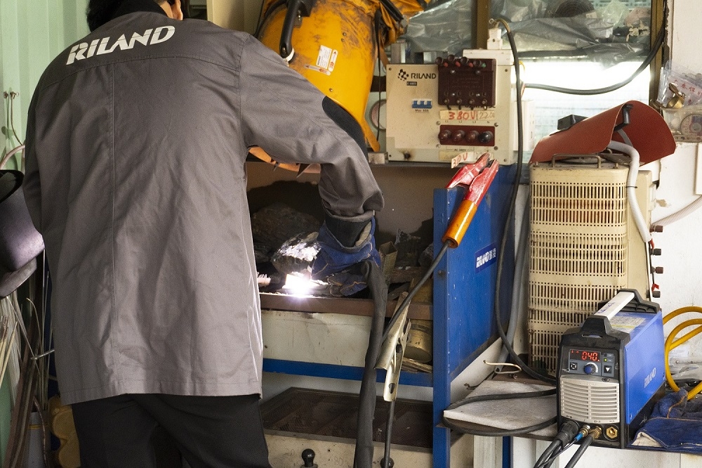 Máy hàn Tig lạnh Riland 250PGDM