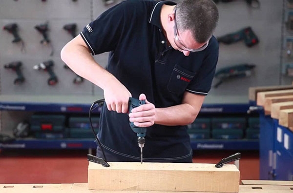 Máy khoan Bosch GBM 320 (320W)