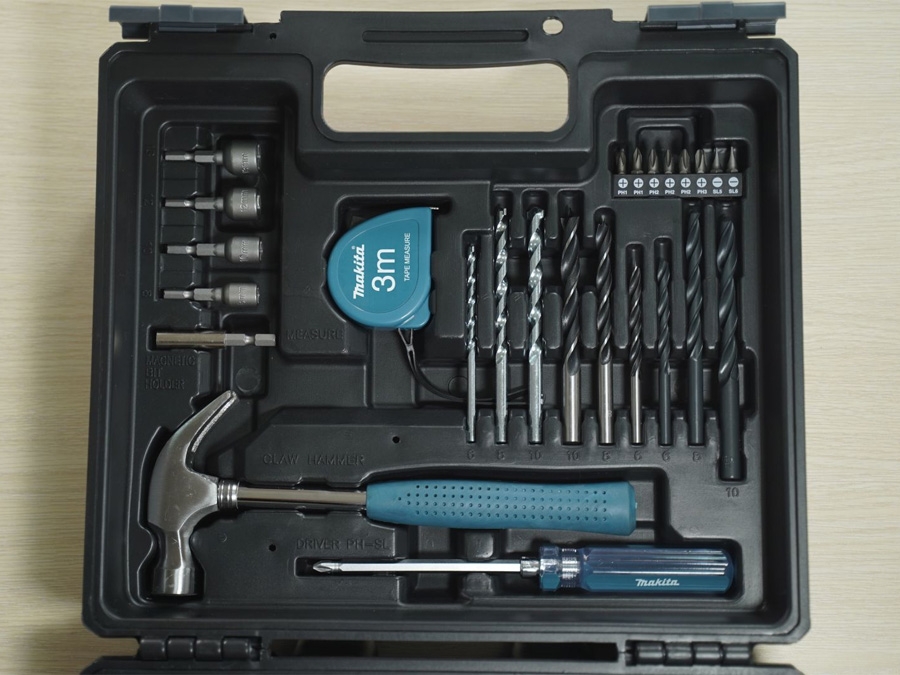 Máy khoan Makita M8100KX2B (kèm bộ phụ kiện 26 món)