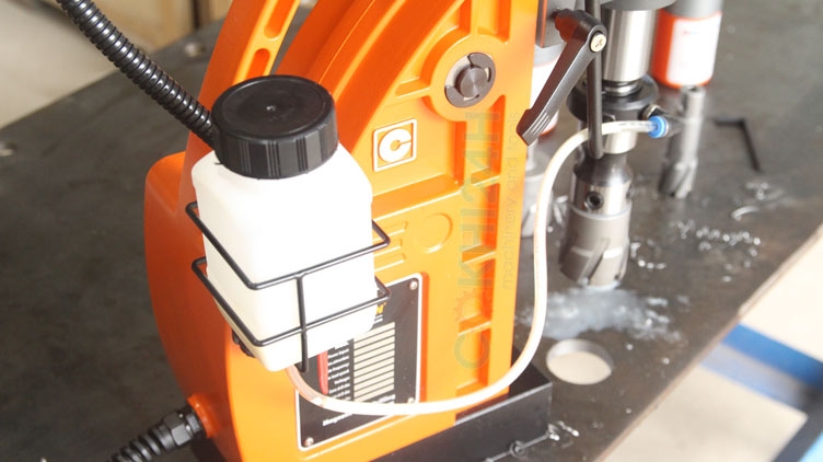 Máy khoan taro đế từ Cayken KCY-65/2WD