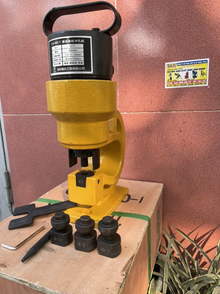 Đột Lỗ Thủy Lực CH-60-1