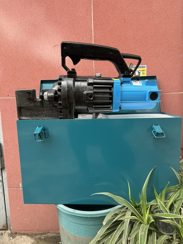 Máy Cắt Sắt Thủy Lực RC20