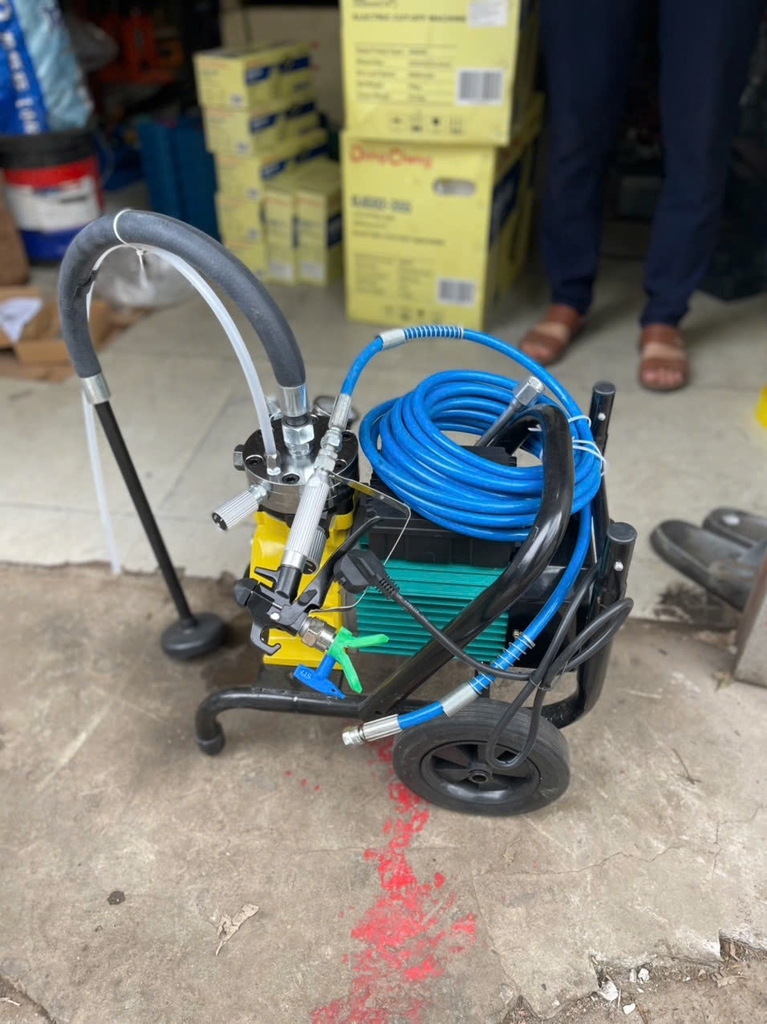 Máy phun sơn công nghiệp L999 4000W