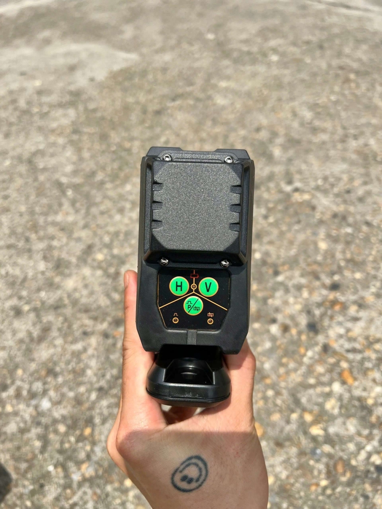 Máy cân bằng laser 5 tia xanh Laisai LSG660S