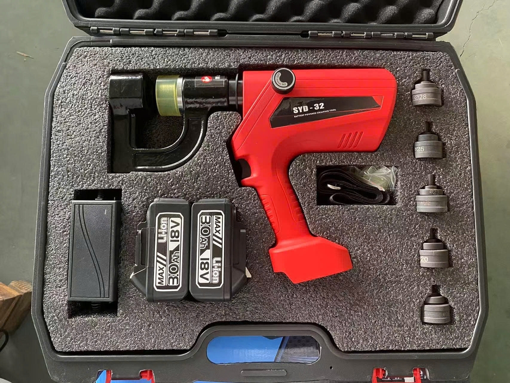 Máy Đột Lỗ Tôn Máng Cáp Thủy Lực Dùng Pin SYD-32