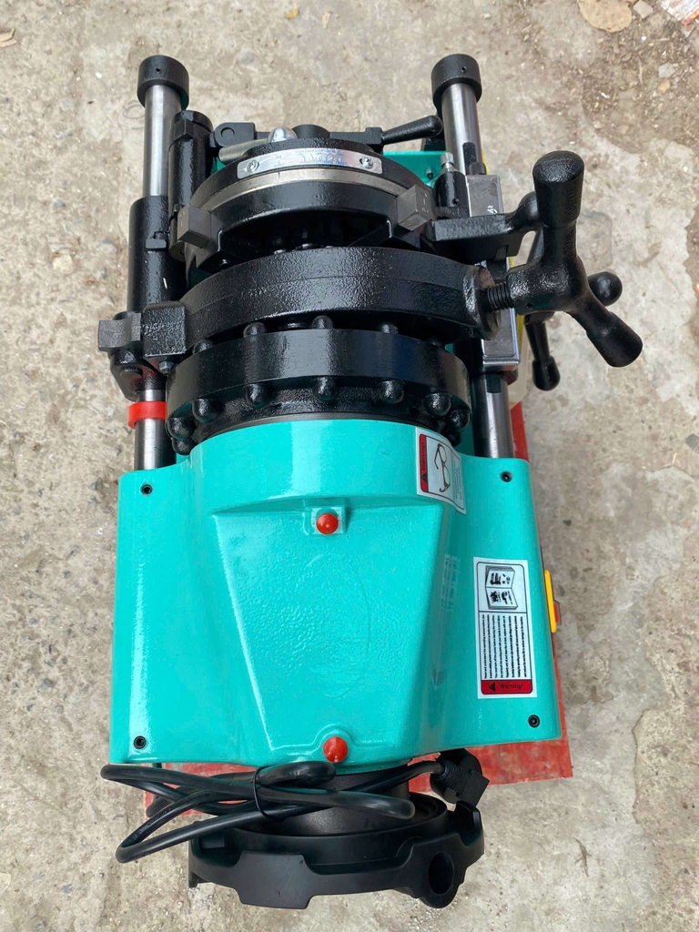 Máy Tiện Ren Ống Trung Quốc Z1T-R2B (21-60MM)