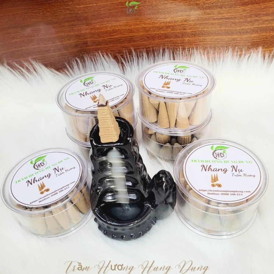 NHANG NỤ TRẦM HƯƠNG THÁP CAO - HỘP 30 NỤ