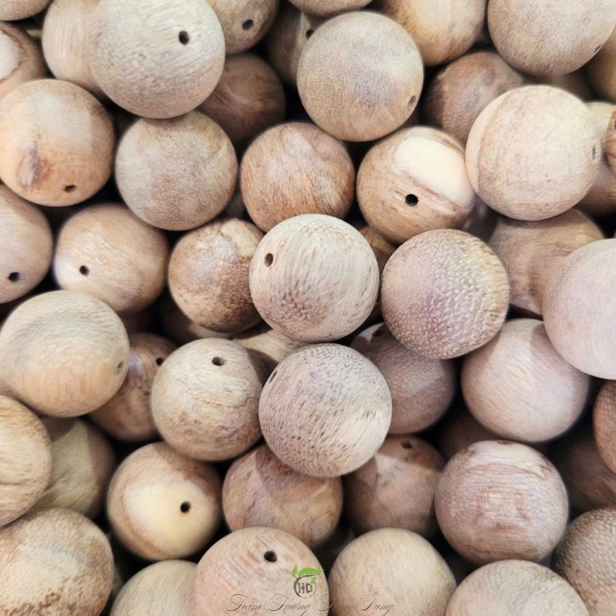 VÒNG TAY TRẦM HƯƠNG TỰ NHIÊN 16MM