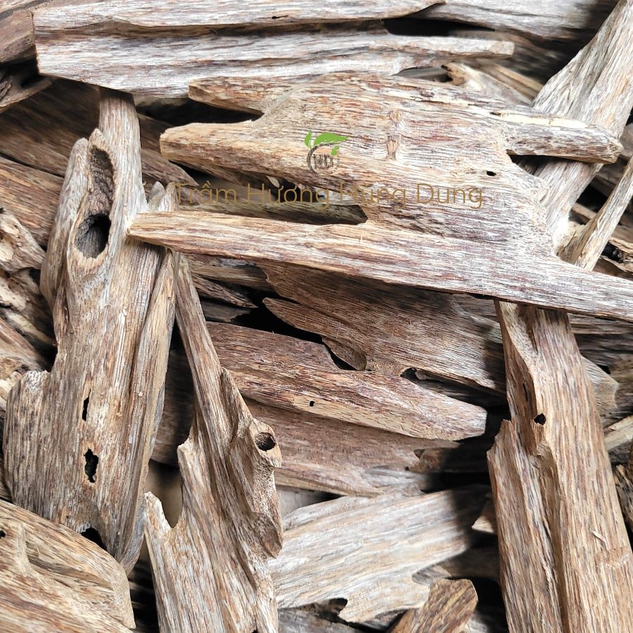 TRẦM MIẾNG TỰ NHIÊN - NATURAL AGARWOOD- HD04
