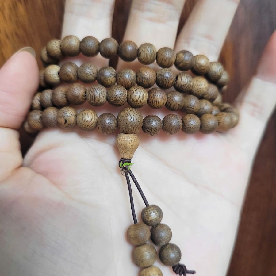 CHUỖI TRÀNG 108 HẠT TRẦM HƯƠNG TỰ NHIÊN SIZE 6 LI - VIP