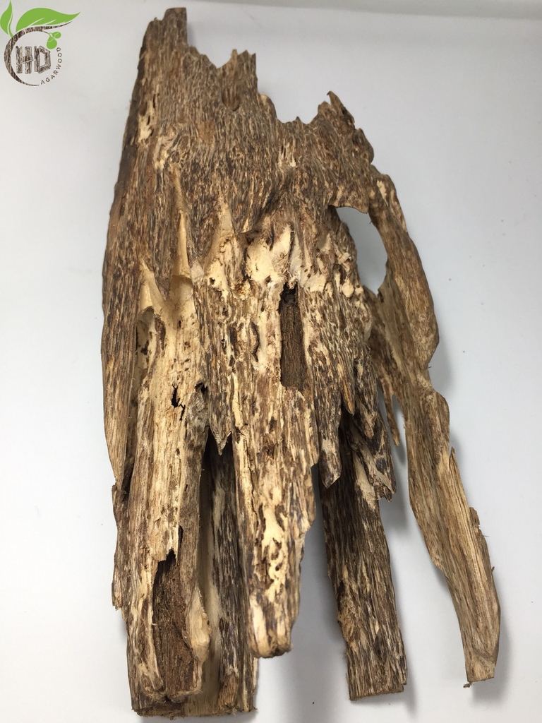 TRẦM HƯƠNG TỰ NHIÊN NGUYÊN KHỐI 420 gram