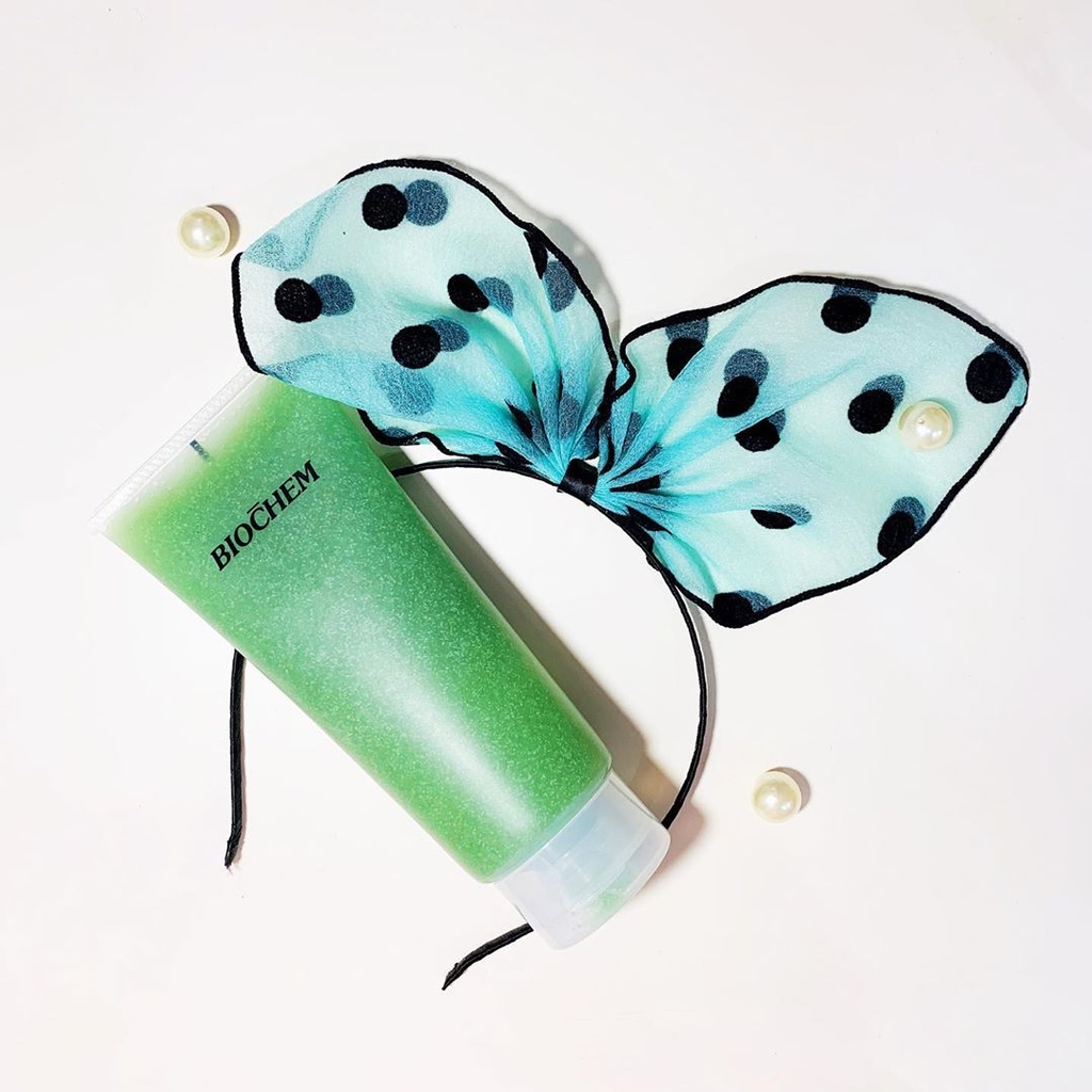 Gel tẩy tế bào chết Biochem chiết xuất hoa quả