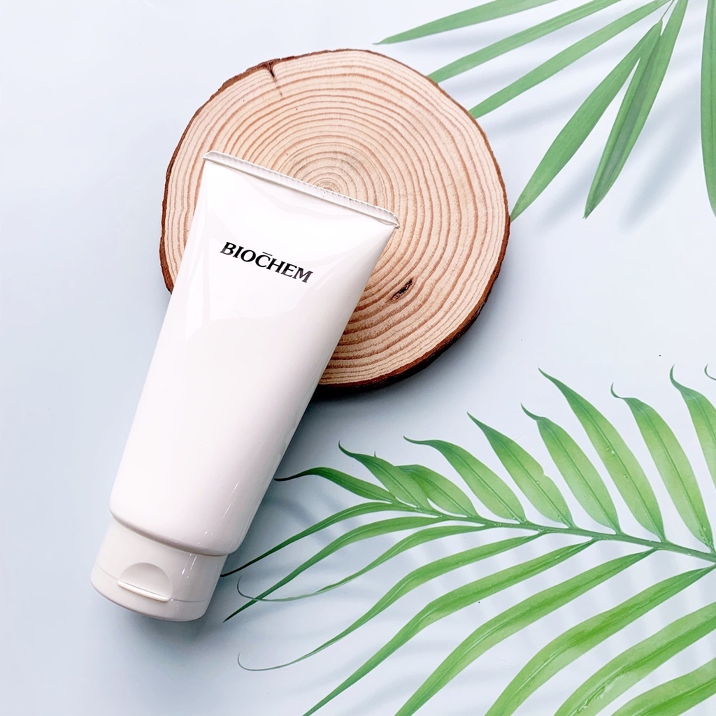 Sữa rửa mặt Biochem chiết xuất hoa hồng