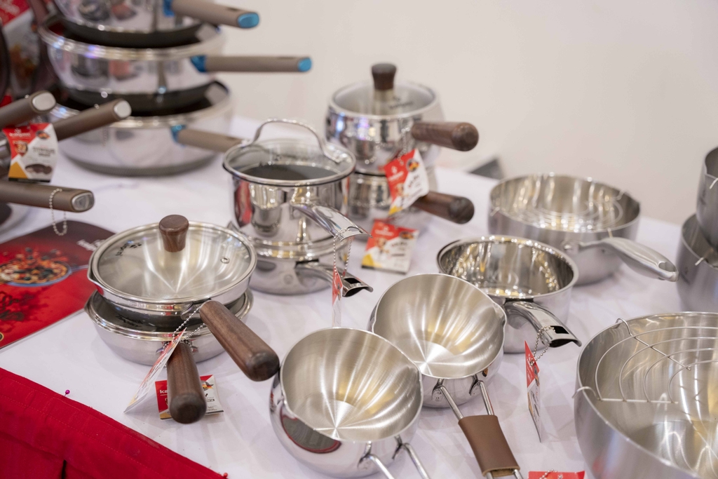 Trưng bày sản phẩm gia dụng & điện gia dụng Kalpen tại Hội nghị "Âm vang Đại ngàn"