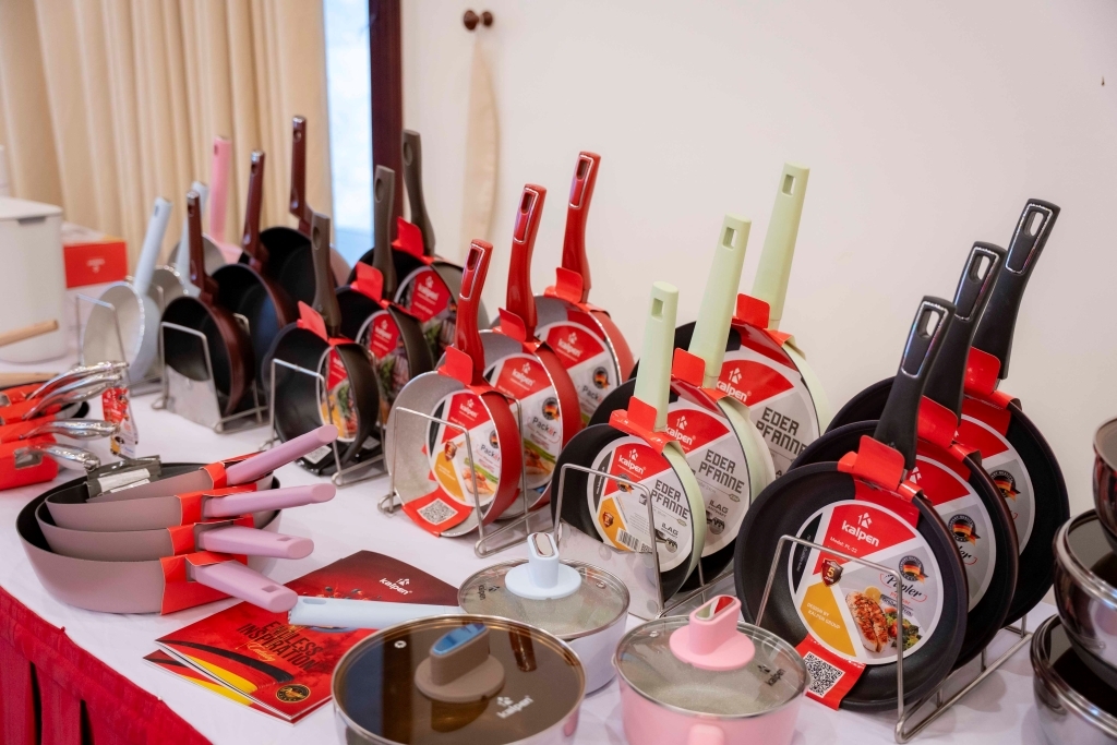 Trưng bày sản phẩm gia dụng & điện gia dụng Kalpen tại Hội nghị "Âm vang Đại ngàn"