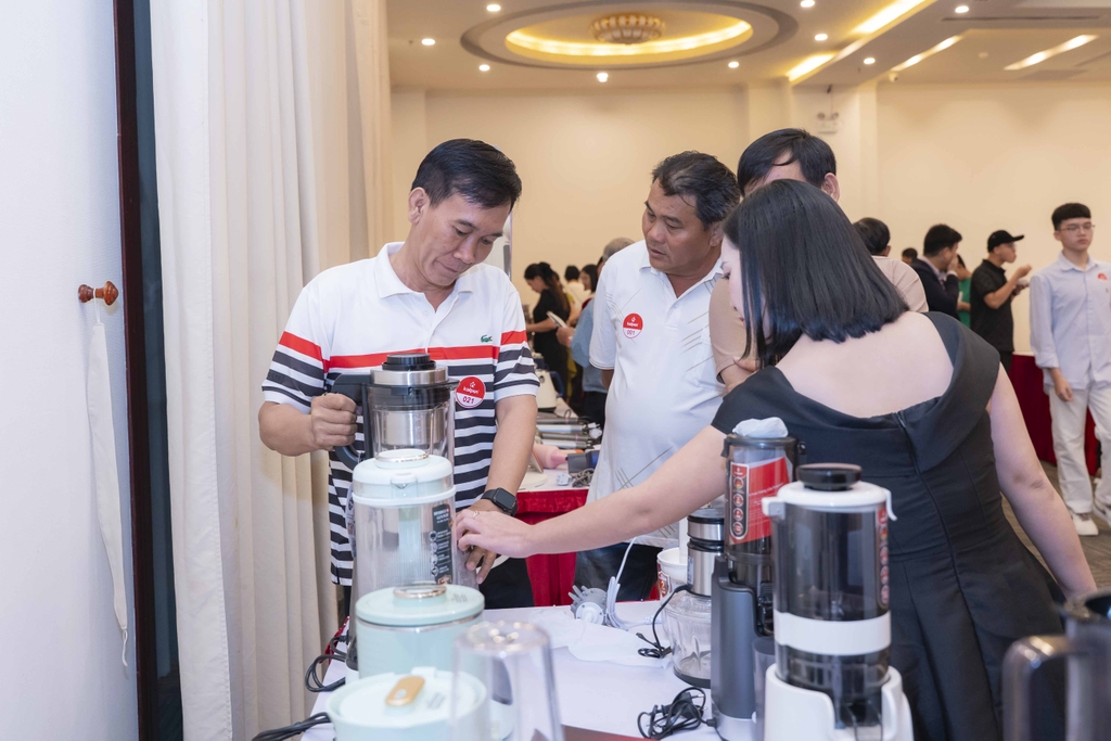 Trưng bày sản phẩm gia dụng & điện gia dụng Kalpen tại Hội nghị "Âm vang Đại ngàn"