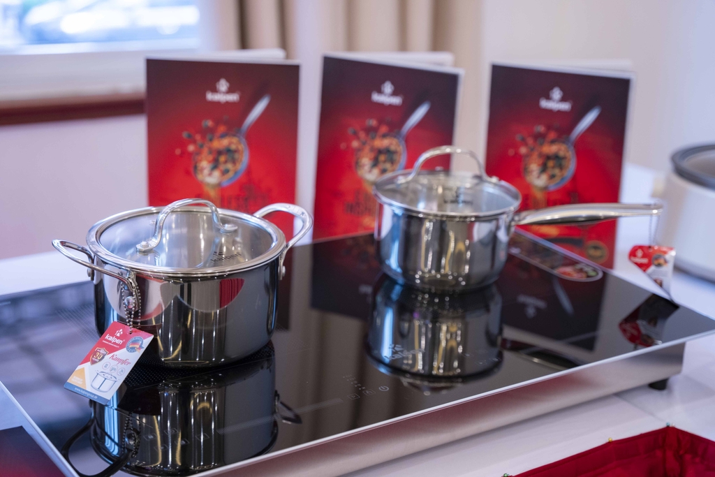 Trưng bày sản phẩm gia dụng & điện gia dụng Kalpen tại Hội nghị "Âm vang Đại ngàn"